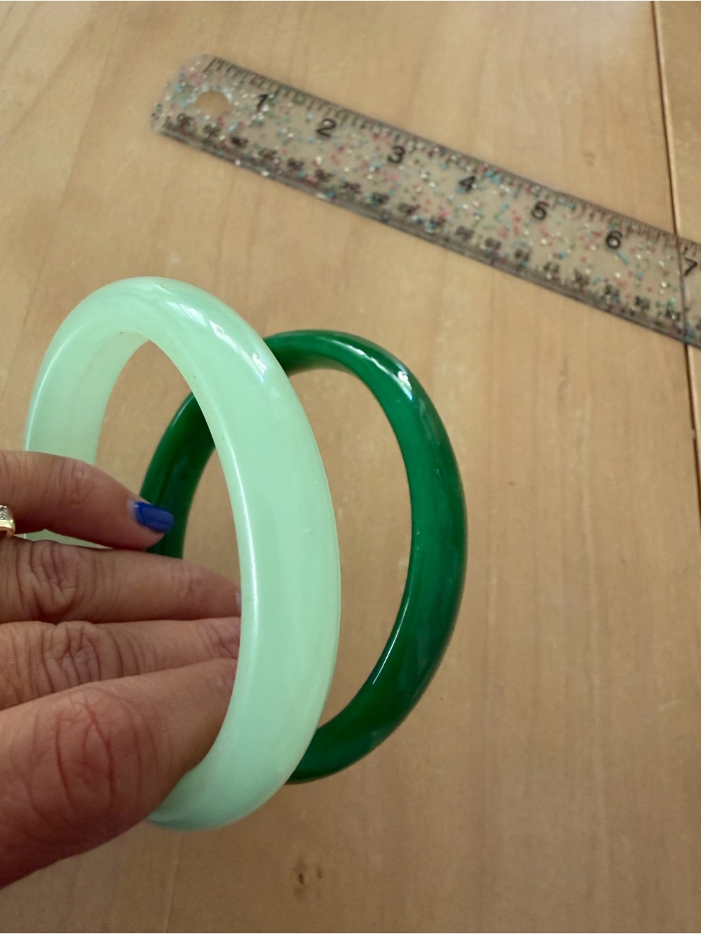 Vintage jade or jade-like bangles. So pretty and fun to layer with - Picture 6 of 7